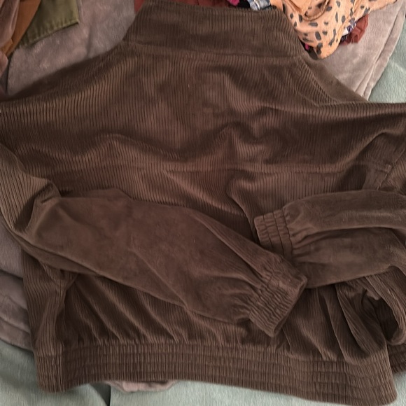 Like new size M Aerie cropped bomber style velour jacket - olive green - Picture 3 of 3